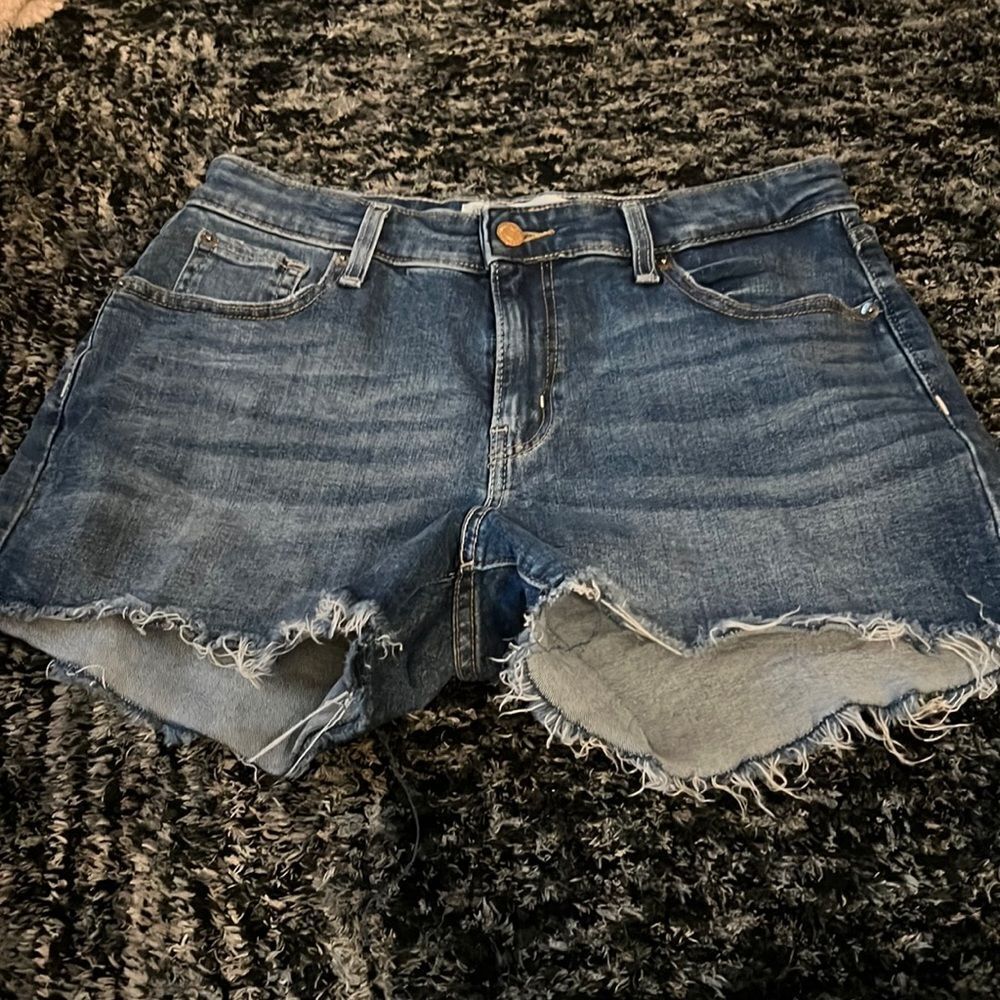 Levi’s high rise shorts 6
